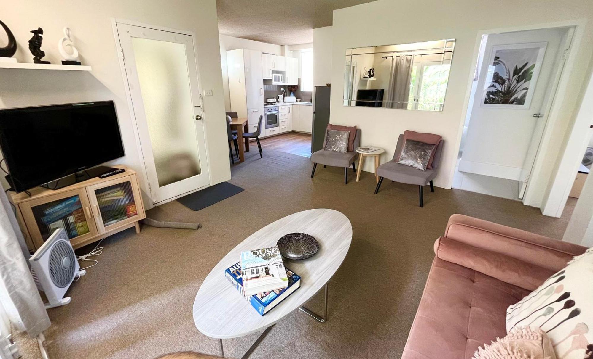 - 2 Bedrooms